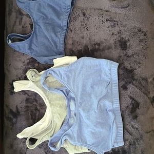 * Lot of (4) Fruit of the Loom Sports Bras